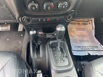 2013 Jeep Wrangler Unlimited Sahara - miniatura 28