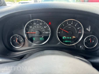 2013 Jeep Wrangler Unlimited Sahara - miniatura 30
