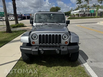 2013 Jeep Wrangler Unlimited Sahara - miniatura 4