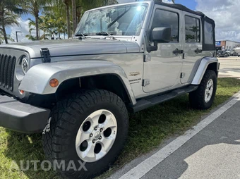 2013 Jeep Wrangler Unlimited Sahara - miniatura 6