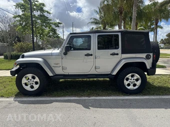 2013 Jeep Wrangler Unlimited Sahara - miniatura 7