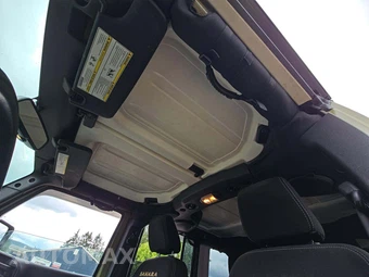2013 Jeep Wrangler Unlimited Sahara - miniatura 11