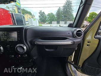 2013 Jeep Wrangler Unlimited Sahara - miniatura 19