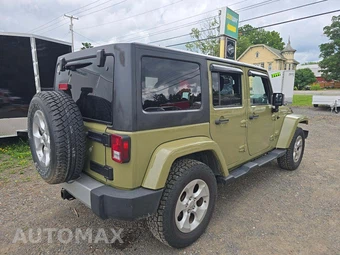 2013 Jeep Wrangler Unlimited Sahara - miniatura 3