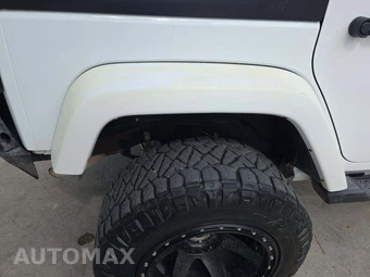 2013 Jeep Wrangler Unlimited Sahara - miniatura 25