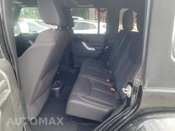2013 Jeep Wrangler Unlimited Sahara - miniatura 13