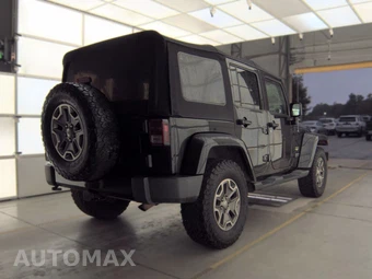 2013 Jeep Wrangler Unlimited Sahara - miniatura 4