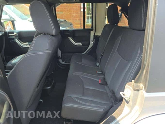 2013 Jeep Wrangler Unlimited Sahara - miniatura 13