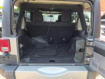 2013 Jeep Wrangler Unlimited Sahara - miniatura 14