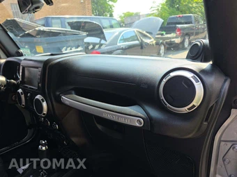 2013 Jeep Wrangler Unlimited Sahara - miniatura 19