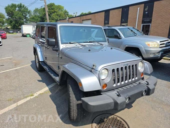2013 Jeep Wrangler Unlimited Sahara - miniatura 4