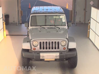 2013 Jeep Wrangler Unlimited Sahara - miniatura 2