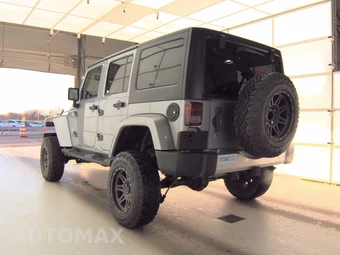 2013 Jeep Wrangler Unlimited Sahara - miniatura 6