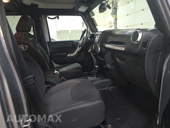 2013 Jeep Wrangler Unlimited Sahara - miniatura 8