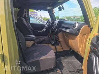 2013 Jeep Wrangler Unlimited Sahara - miniatura 18