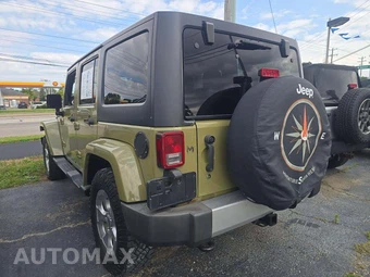 2013 Jeep Wrangler Unlimited Sahara - miniatura 2