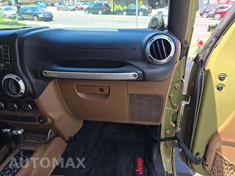 2013 Jeep Wrangler Unlimited Sahara - miniatura 19