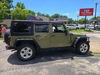 2013 Jeep Wrangler Unlimited Sahara - miniatura 4