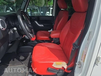 2013 Jeep Wrangler Unlimited Sahara - miniatura 13
