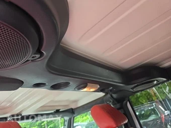 2013 Jeep Wrangler Unlimited Sahara - miniatura 27