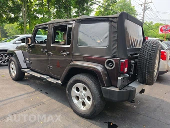 2013 Jeep Wrangler Unlimited Sahara - miniatura 2