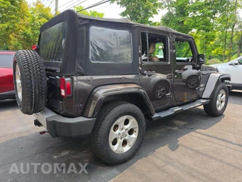 2013 Jeep Wrangler Unlimited Sahara - miniatura 3