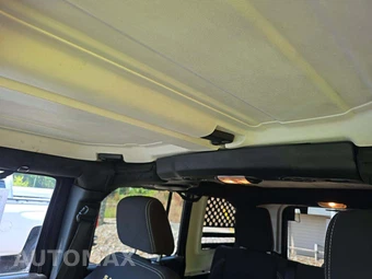 2013 Jeep Wrangler Unlimited Sahara - miniatura 11