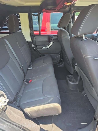 2013 Jeep Wrangler Unlimited Sahara - miniatura 16