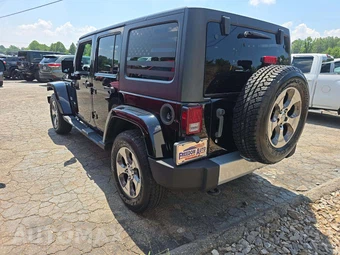 2013 Jeep Wrangler Unlimited Sahara - miniatura 2