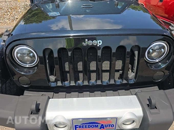2013 Jeep Wrangler Unlimited Sahara - miniatura 21