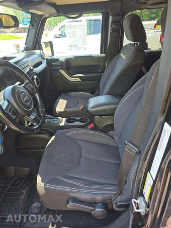 2013 Jeep Wrangler Unlimited Sahara - miniatura 6