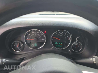 2013 Jeep Wrangler Unlimited Sahara - miniatura 9