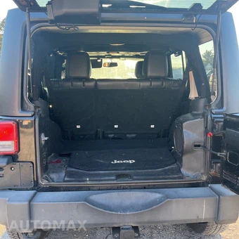 2013 Jeep Wrangler Unlimited Sahara - miniatura 39
