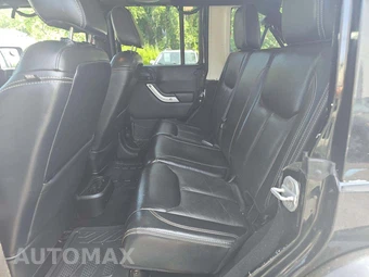 2013 Jeep Wrangler Unlimited Sahara - miniatura 13
