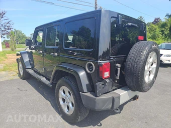 2013 Jeep Wrangler Unlimited Sahara - miniatura 2