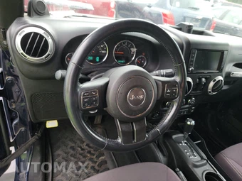 2013 Jeep Wrangler Unlimited Sahara - miniatura 10