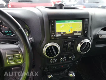 2013 Jeep Wrangler Unlimited Sahara - miniatura 11