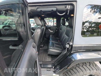 2013 Jeep Wrangler Unlimited Sahara - miniatura 13