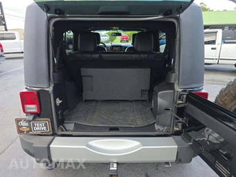 2013 Jeep Wrangler Unlimited Sahara - miniatura 14
