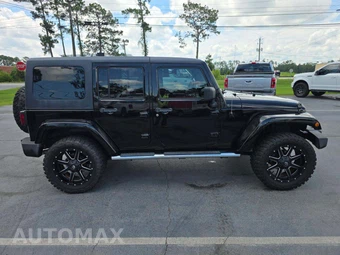 2013 Jeep Wrangler Unlimited Sahara - miniatura 4
