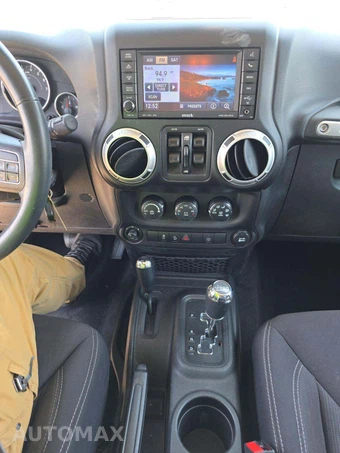 2013 Jeep Wrangler Unlimited Sahara - miniatura 10