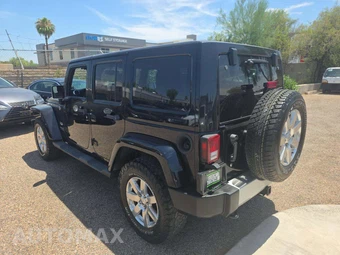 2013 Jeep Wrangler Unlimited Sahara - miniatura 2