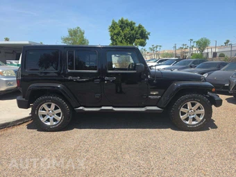 2013 Jeep Wrangler Unlimited Sahara - miniatura 4
