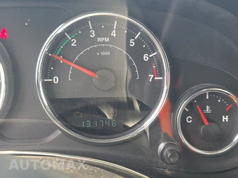 2013 Jeep Wrangler Unlimited Sport - miniatura 12