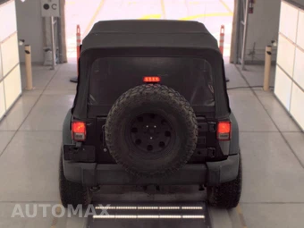 2013 Jeep Wrangler Unlimited Sport - miniatura 5