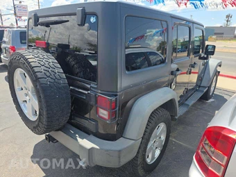 2013 Jeep Wrangler Unlimited Sport - miniatura 3