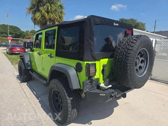 2013 Jeep Wrangler Unlimited Sport - miniatura 2