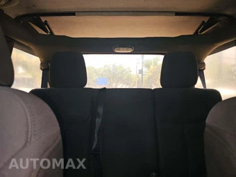 2013 Jeep Wrangler Unlimited Sport - miniatura 8