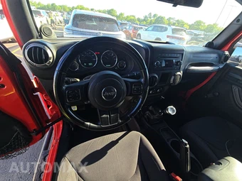 2013 Jeep Wrangler Unlimited Sport - miniatura 11
