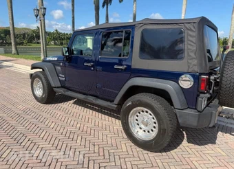 2013 Jeep Wrangler Unlimited Sport - miniatura 2
